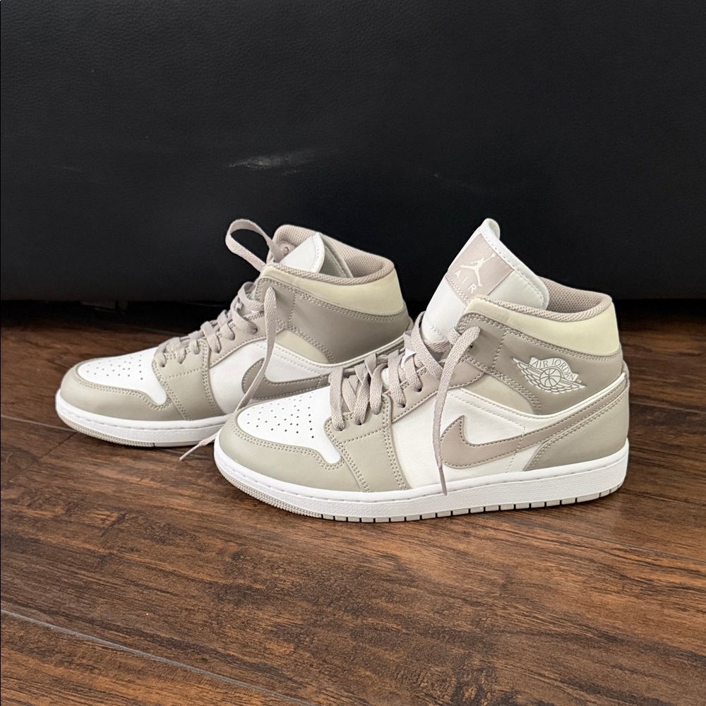 Air Jordan Mid College Grey Sneakers